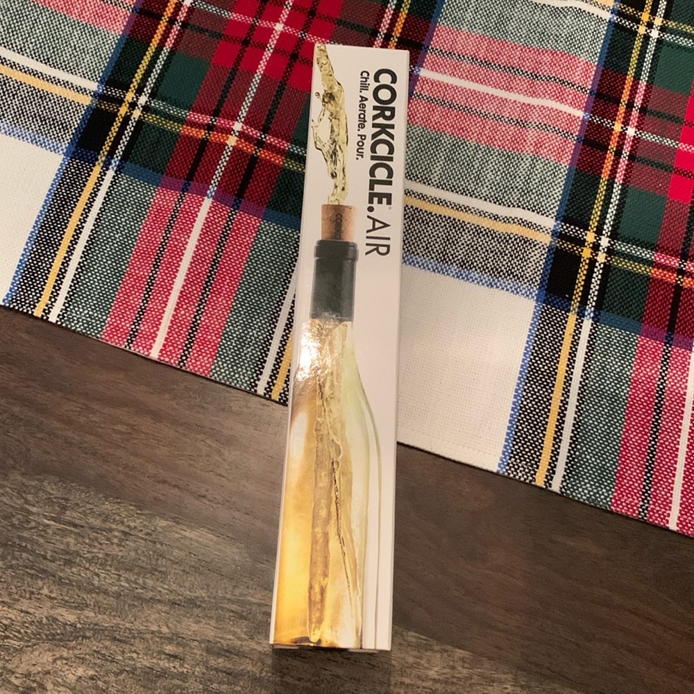 NIB corkcicle air wine bottle chiller